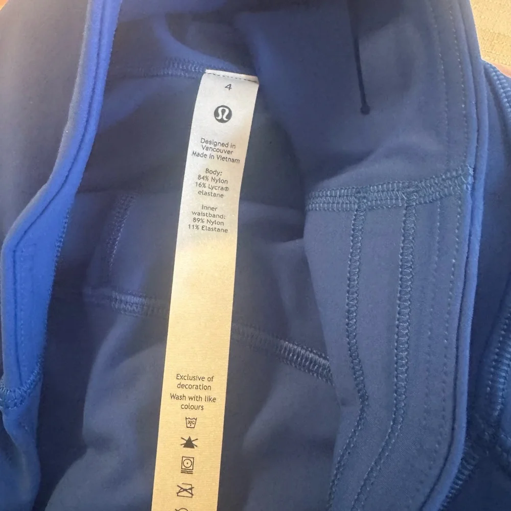 Lululemon Leggings NWOT Size 4 - Picture 2 of 5